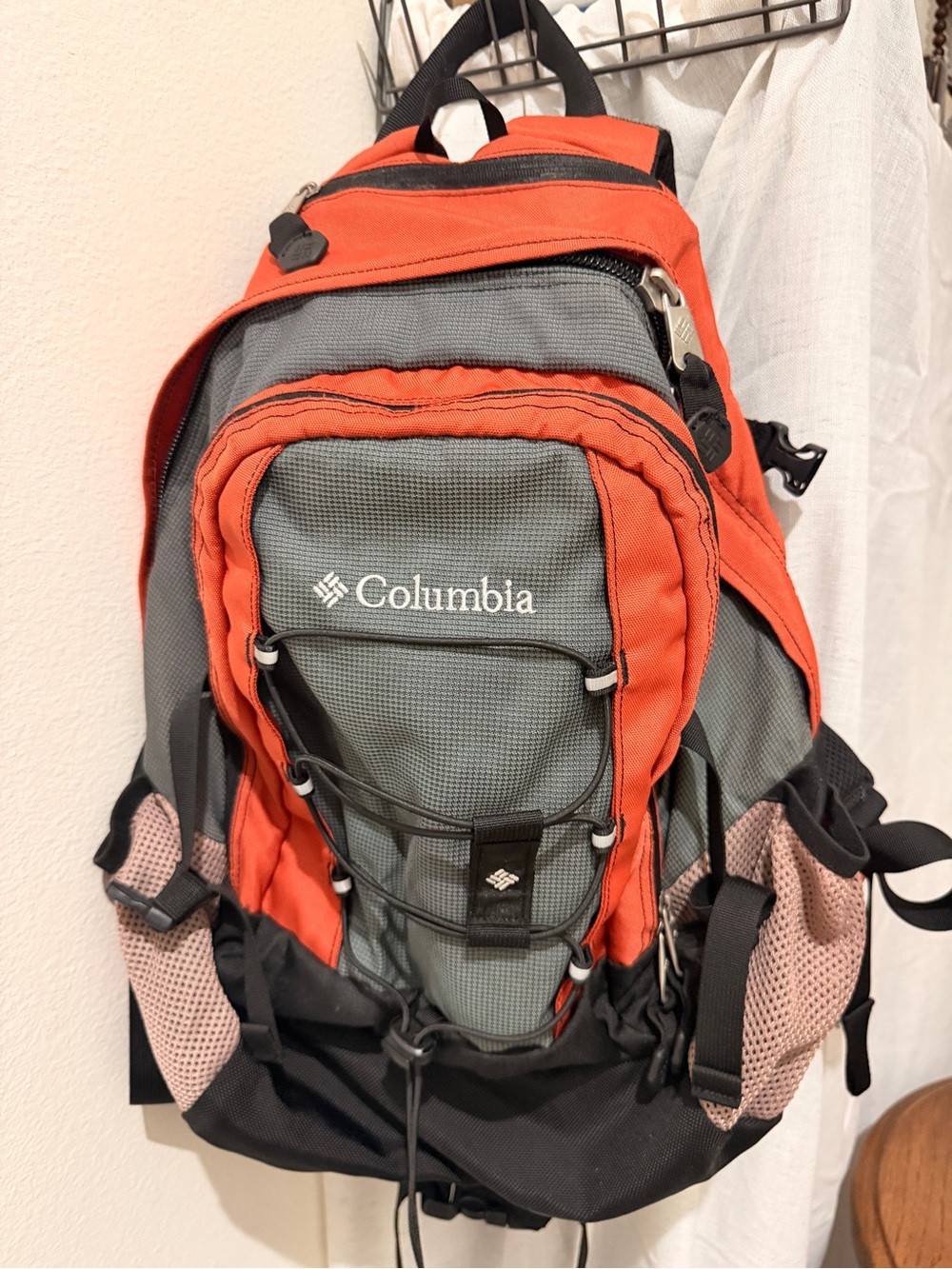 Columbia Pyramid Pass Backpack Orange Gray Hiking Daypack Multi Pocket